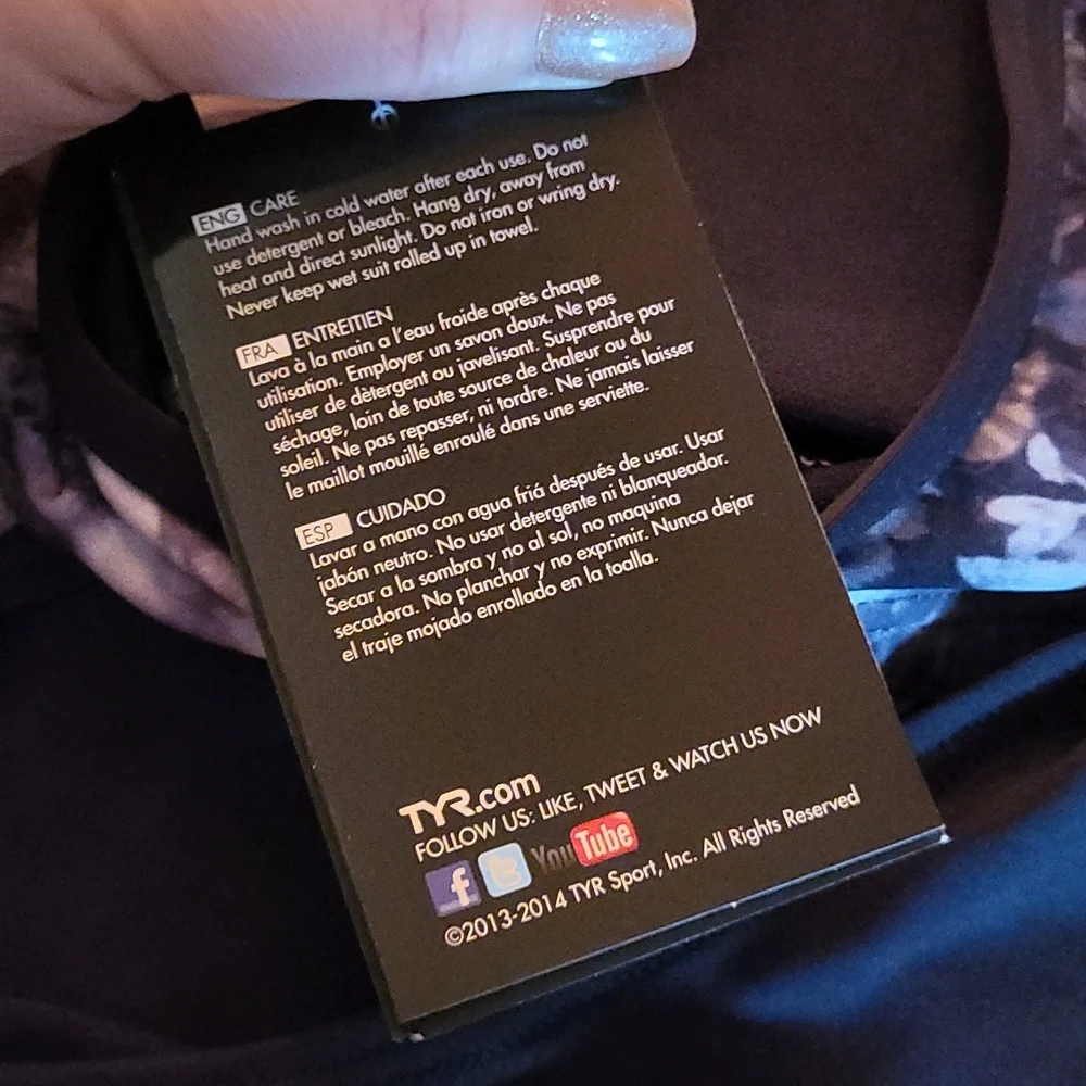 TYR Performance Top - Picture 11 of 12